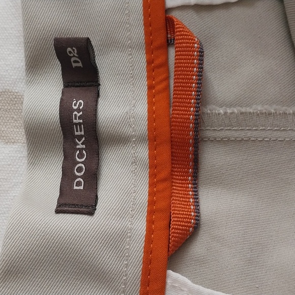 Dockers Men's Comfort Waistband Khaki Pants Sz 32x32 Beige D3 Classic Fit - Picture 3 of 7